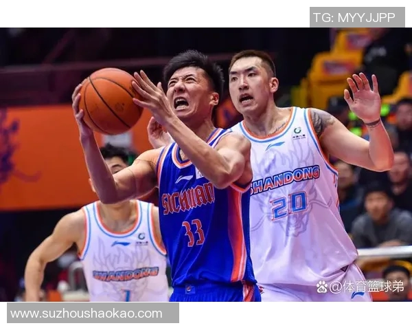 广厦队与吉林队激战正酣篮球赛精彩瞬间回顾与分析