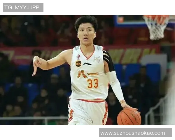 韩硕：从篮球场上的新星到职业生涯的辉煌之路探秘