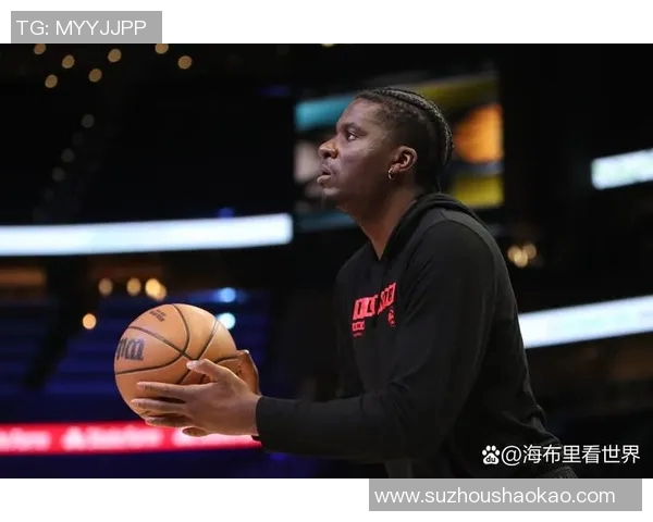 克林特卡佩拉：从新秀到明星中锋的成长之路与篮球智慧分享