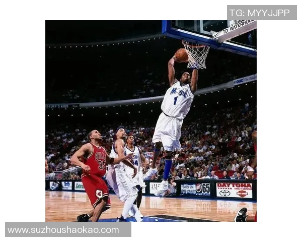 上海对决青岛麦迪的精彩较量引发篮球迷热议与期待 上海对决青岛麦迪的精彩较量引发篮球迷热议与期待