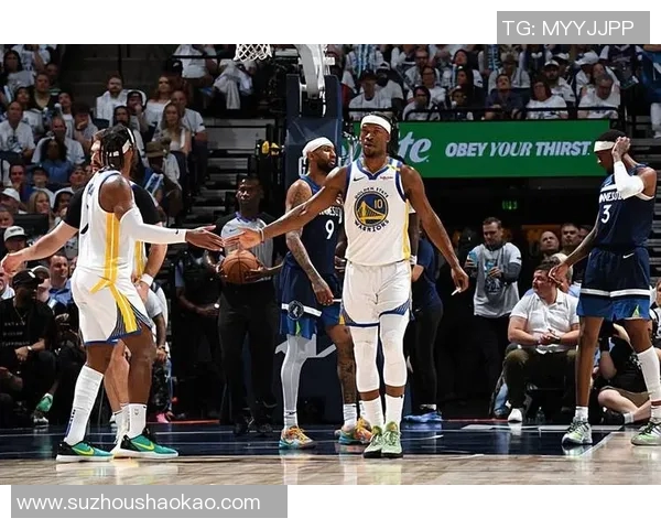 骑士逆转勇士以96比91获胜展现顽强斗志与团队合作精神