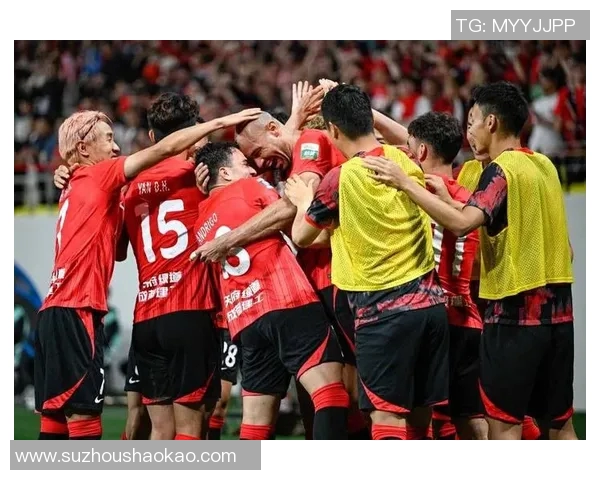 亚冠赛场上申花与光荣的激烈对决结果揭晓，精彩瞬间回顾与分析