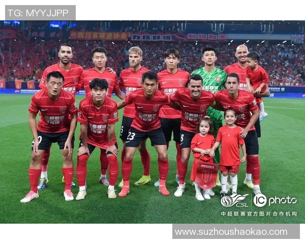 团结一心共筑梦想成都足球队的团队协作与拼搏精神探讨