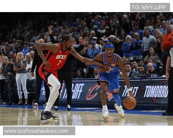 明天火箭对阵雷霆期待精彩对决球迷热情高涨共襄盛举 明天火箭对阵雷霆期待精彩对决球迷热情高涨共襄盛举